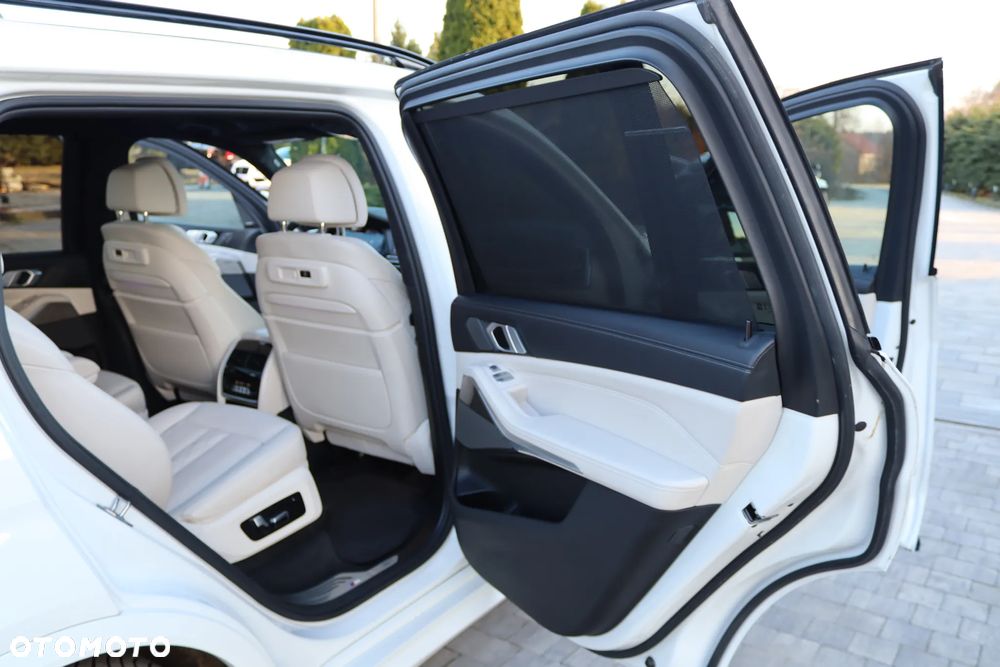 BMW X7 M50i - 20