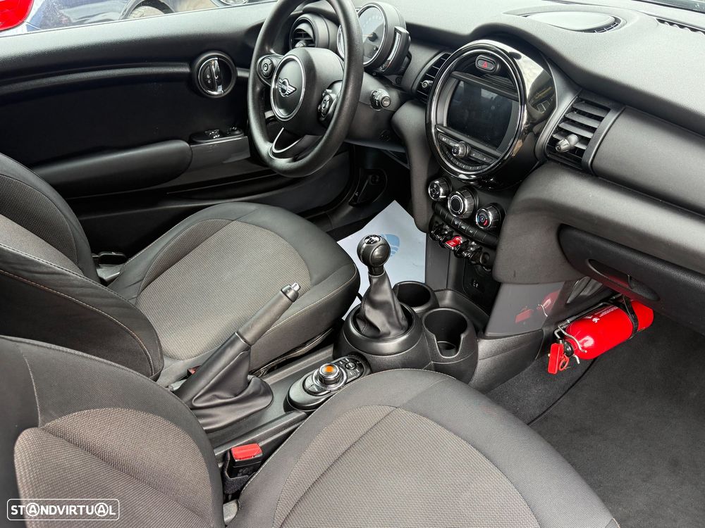 MINI 3 Portas Cooper D - 26