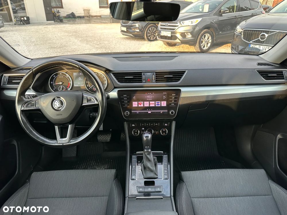 Skoda Superb 2.0 TDI SCR Style DSG - 21