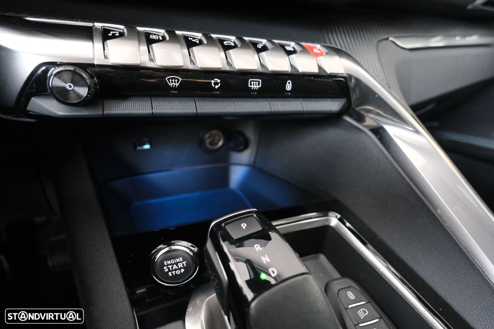 Peugeot 3008 1.2 PureTech Allure Pack EAT8 - 29