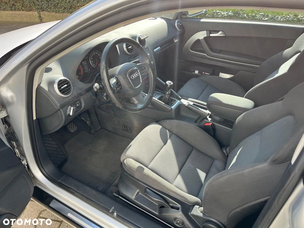 Audi A3 3-drzwiowe 2.0 TDI DPF Ambition - 8
