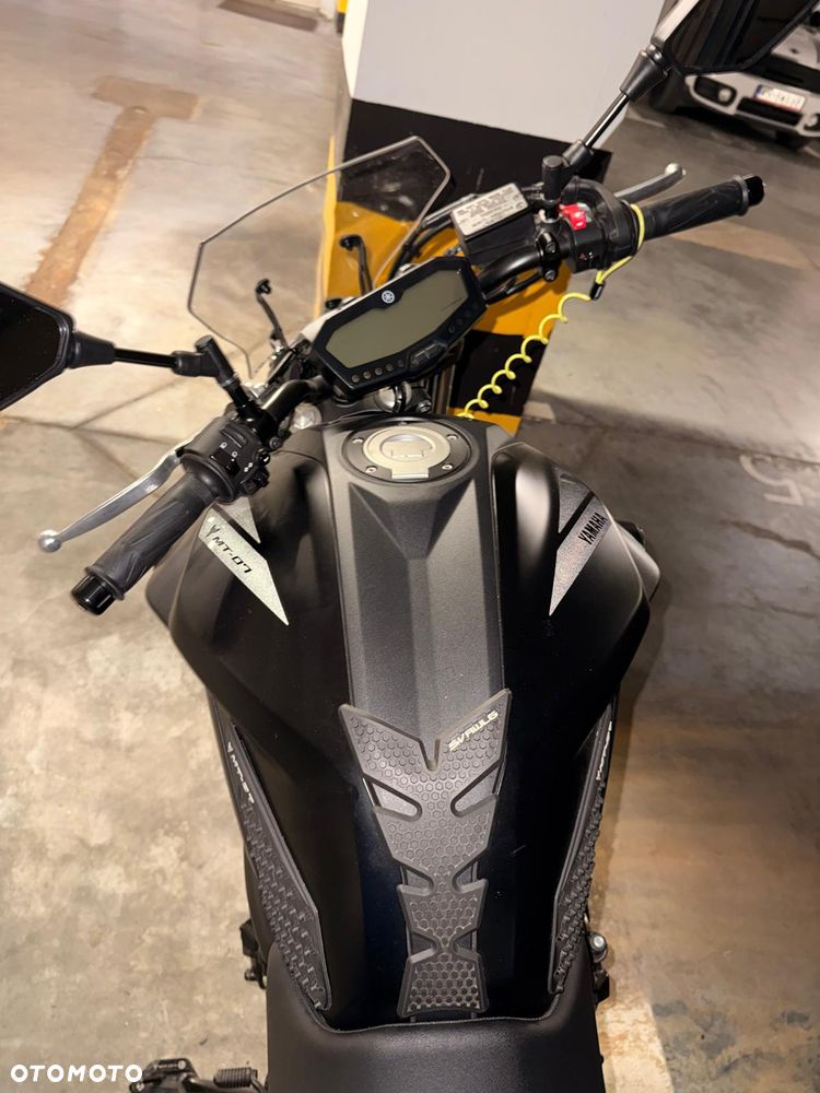 Yamaha MT - 8