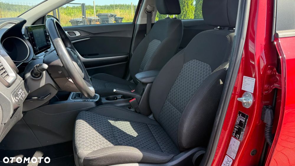 Kia Ceed 1.0 T-GDI 120 OPF Edition 7 - 27