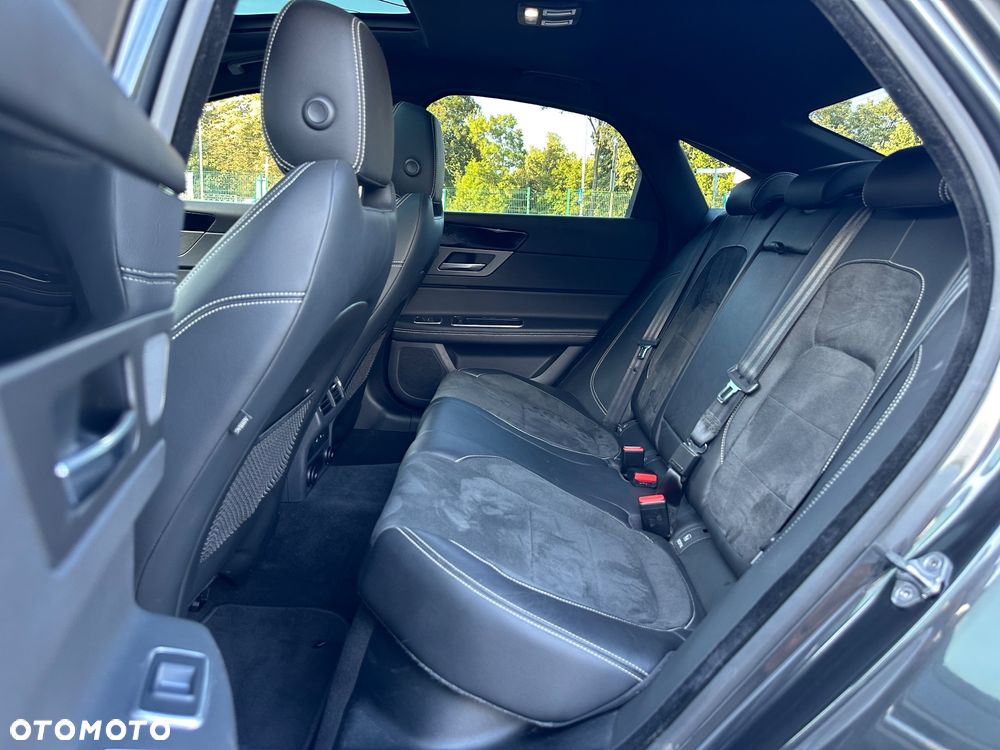 Jaguar XF S AWD - 24
