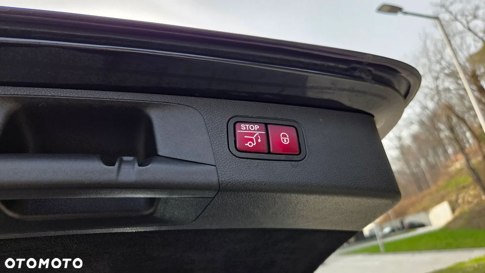 Mercedes-Benz Klasa E 350 d 4Matic 9G-TRONIC - 31