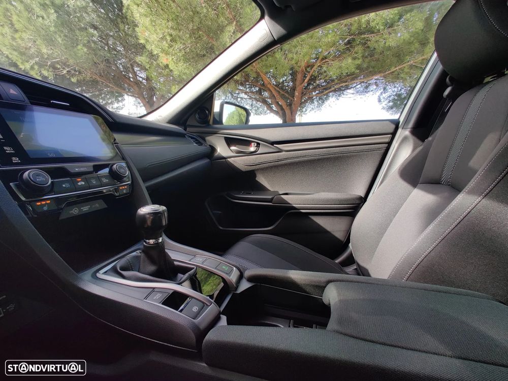 Honda Civic 1.0 i-VTEC Executive - 20