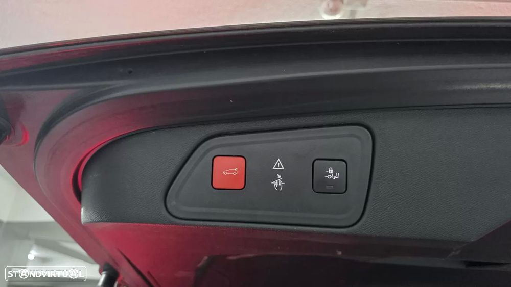 Peugeot 3008 1.2 PureTech Allure EAT6 - 28