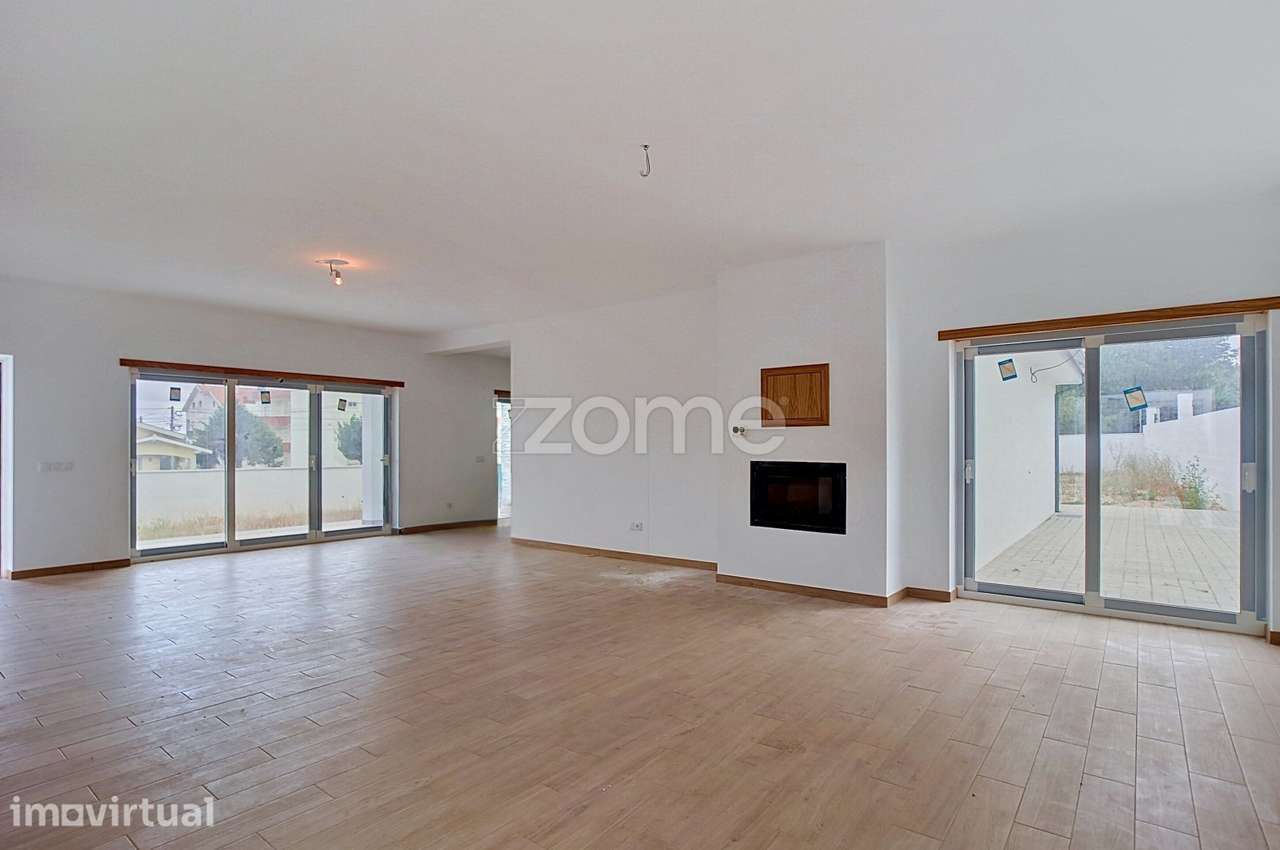 UMA CASA QUE NÃO FOI CONSTRUÍDA PARA O PRESENTE -JARDIM - LOUSÃ - Grande imagem: 3/37