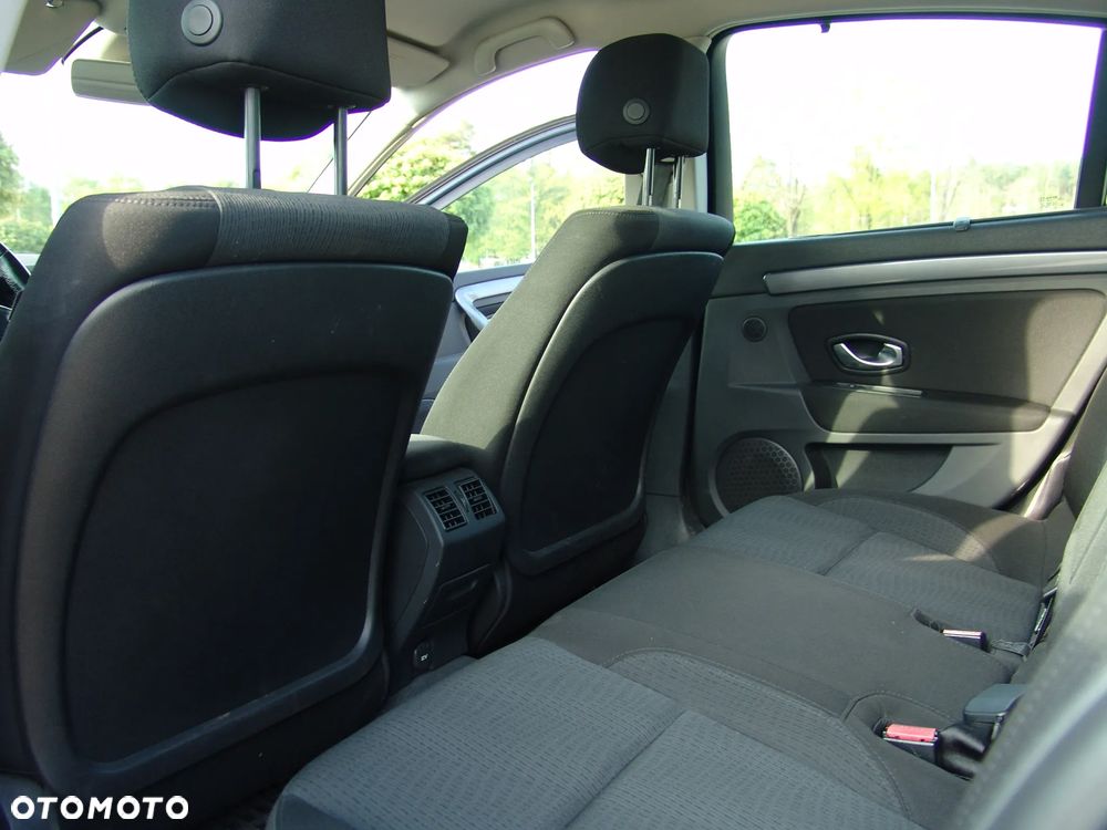 Renault Laguna 2.0 DCi FAP Expression - 17