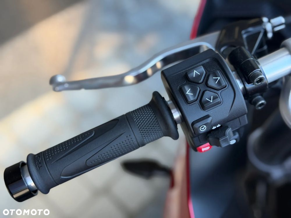 Triumph Daytona - 12