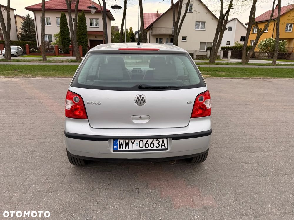 Volkswagen Polo 1.4 16V Comfortline - 4