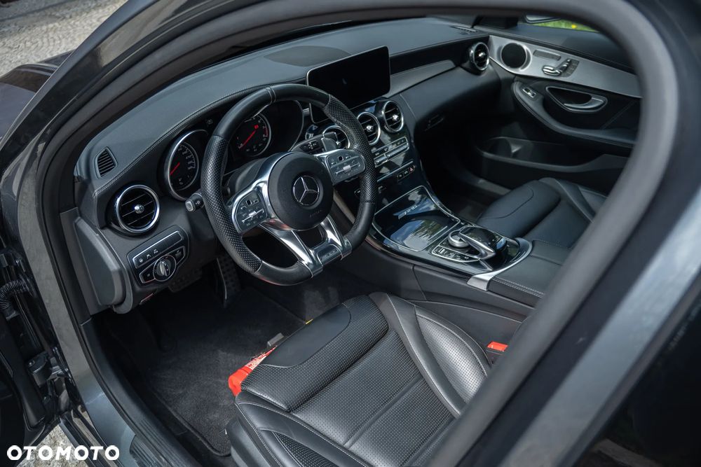 Mercedes-Benz Klasa C AMG 63 AMG Speedshift 7G-MCT - 11