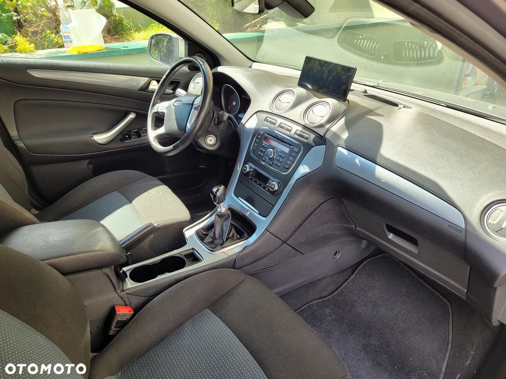 Ford Mondeo 1.6 T Silver X Plus - 8