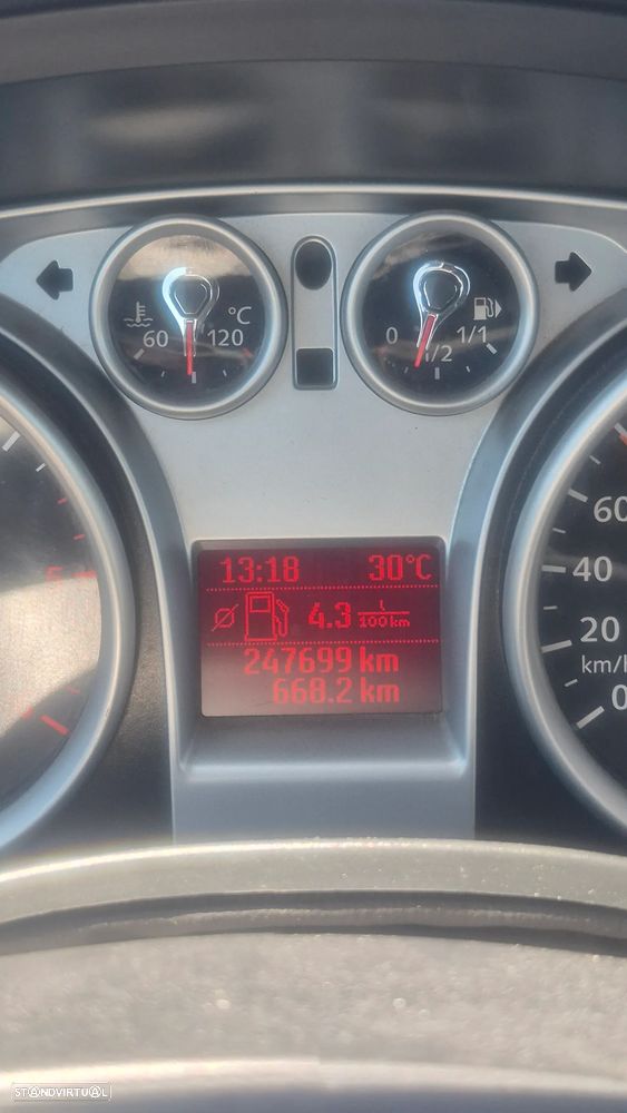 Ford Focus 1.6 TDCi Ghia - 12