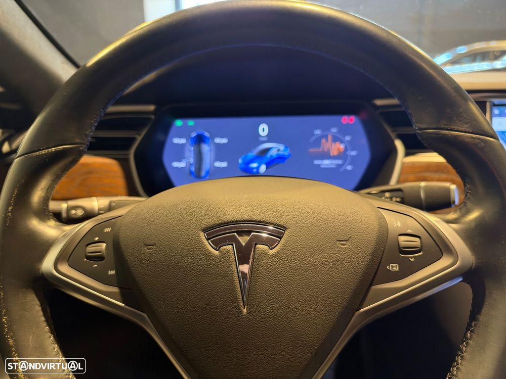 Tesla Model S - 13