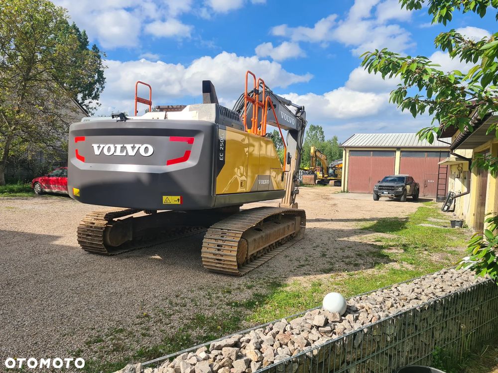 Volvo EC 250 EL - 6