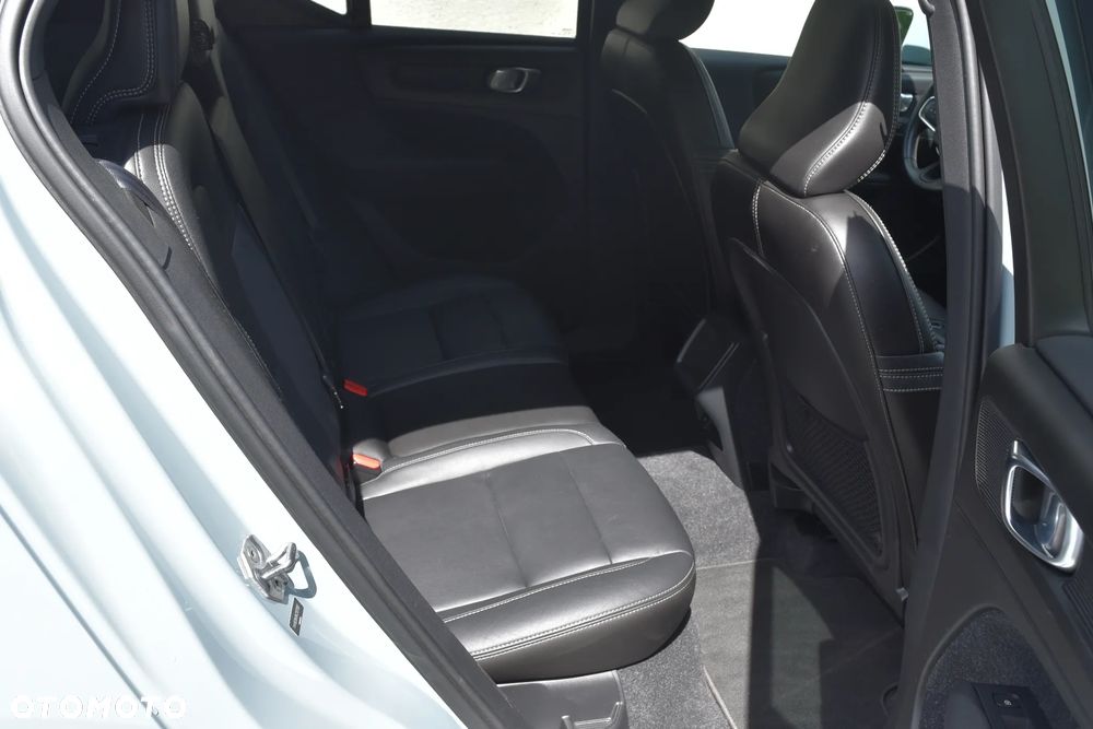 Volvo XC 40 T5 AWD Geartronic Momentum Pro - 19