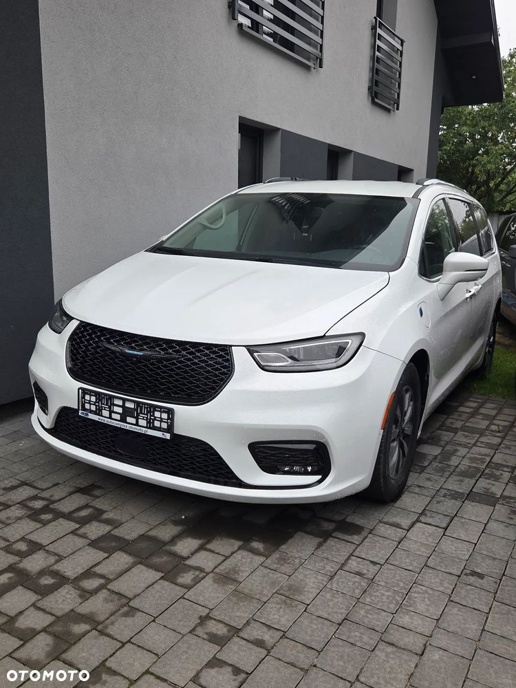 Chrysler Pacifica - 21