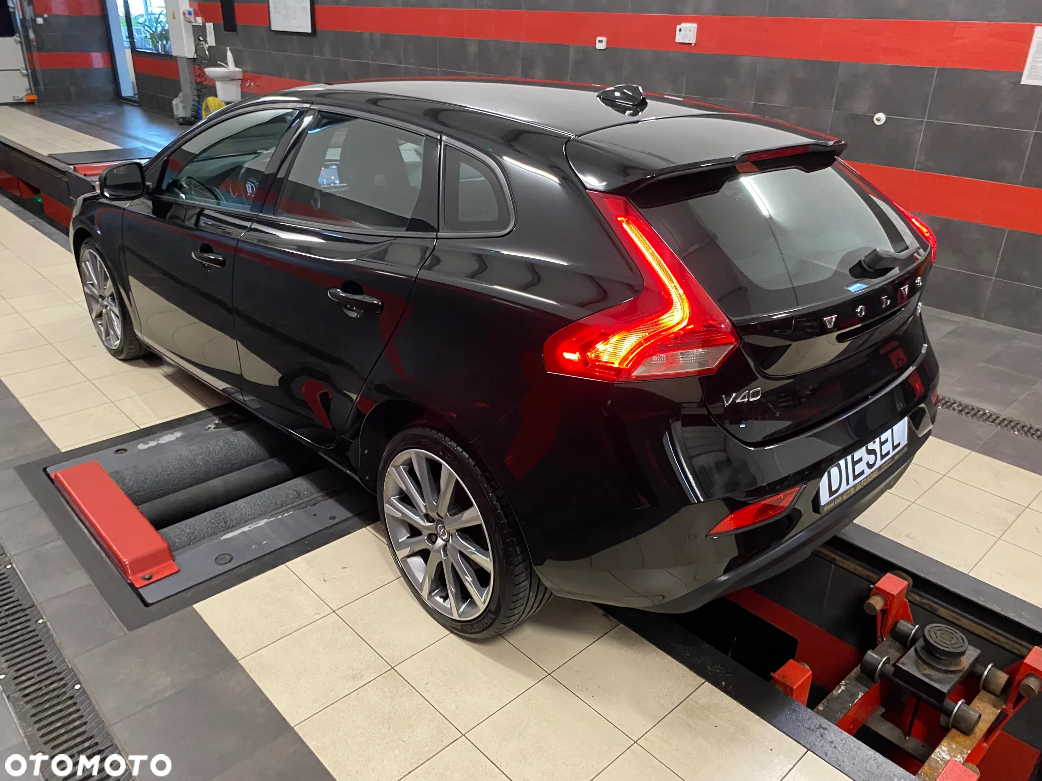 Volvo V40 D2 Summum - 9