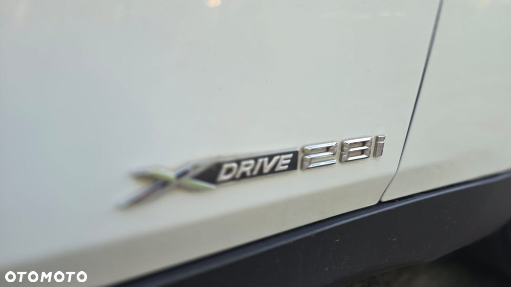 BMW X1 xDrive28i Sport Line - 16