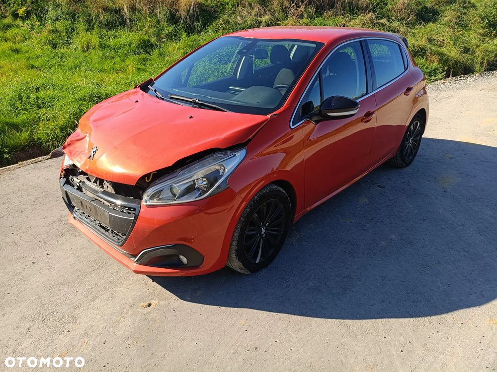 Peugeot 208 - 5