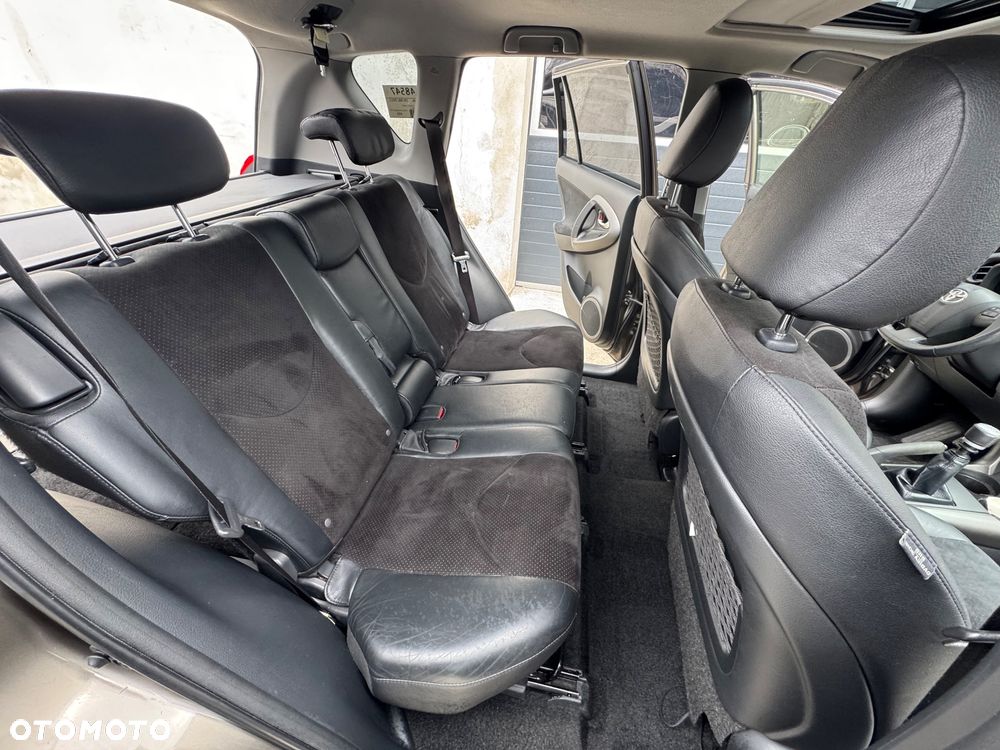 Toyota RAV4 - 9