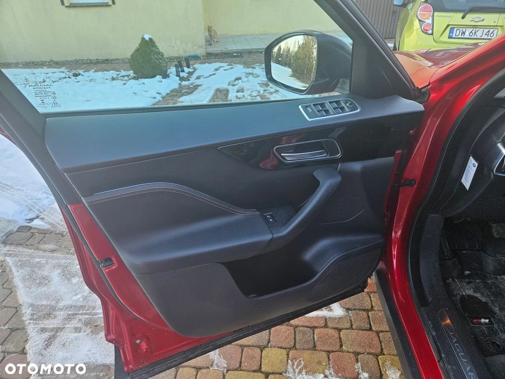 Jaguar F-Pace 20d AWD Pure - 7