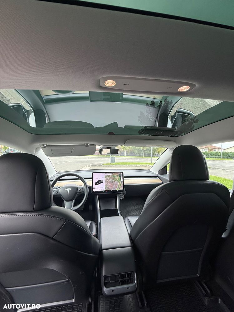 Tesla Model 3 - 7