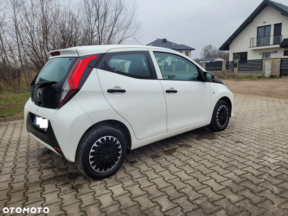 Toyota Aygo x-trend - 16