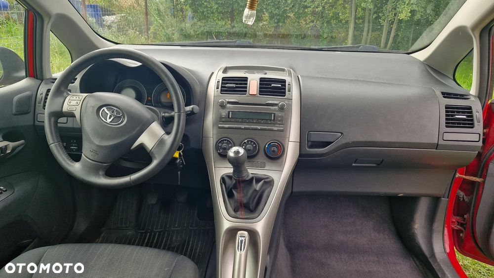 Toyota Auris - 11