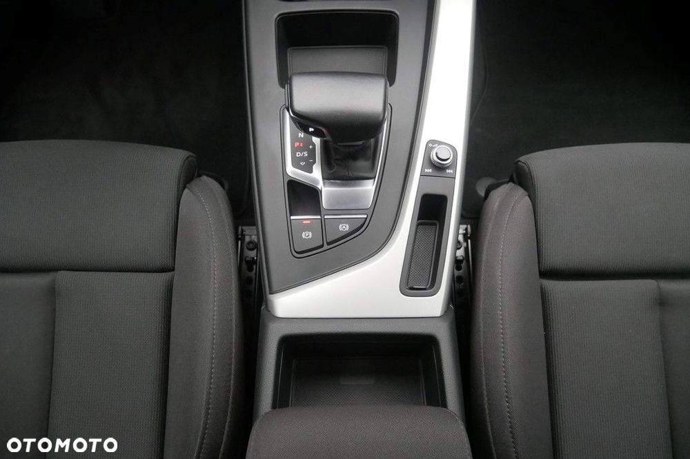 Audi A4 Limousine - 11