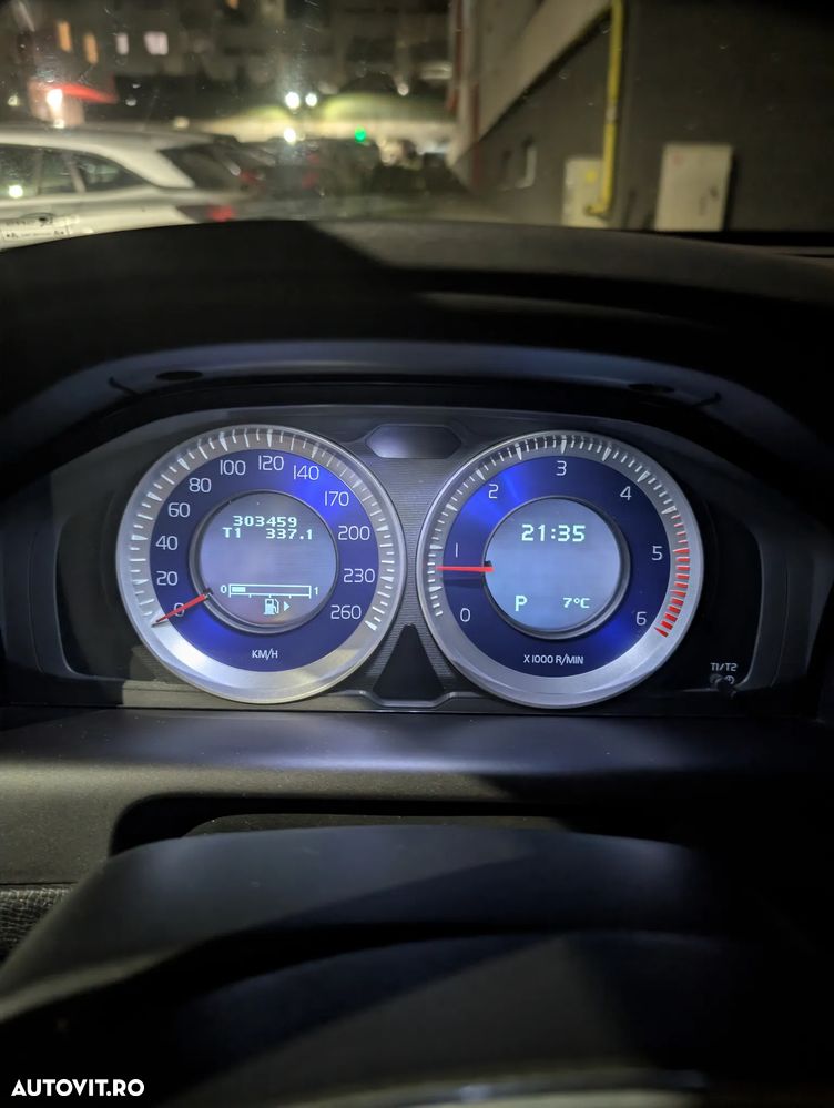 Volvo XC 60 D5 AWD Rdesign - 14