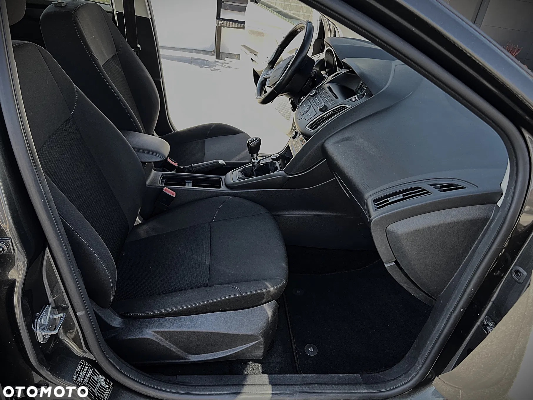 Ford Focus 1.5 EcoBoost Trend ASS - 32