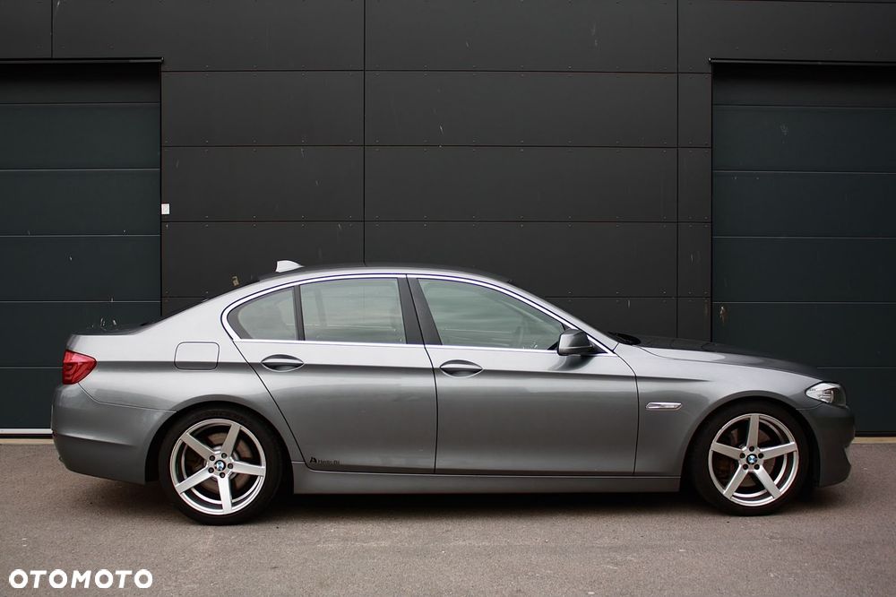 BMW Seria 5 525d - 2