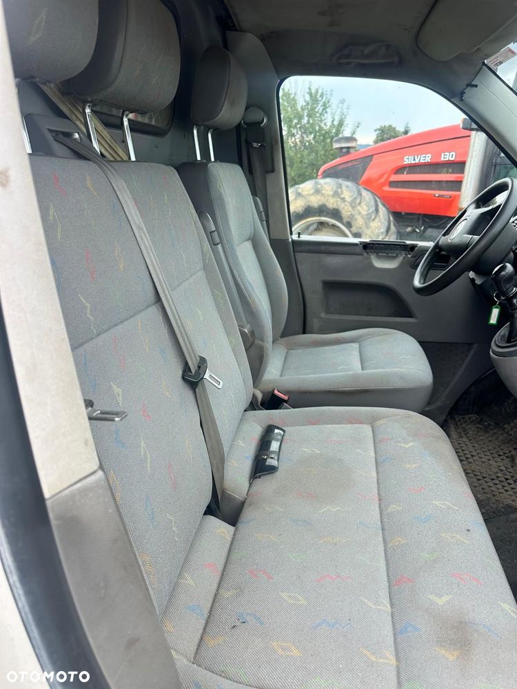 Volkswagen Furgon Blaszak VW Transporter T5 2.5 TDI 131 KM Skrzynia 6 Klima - 9