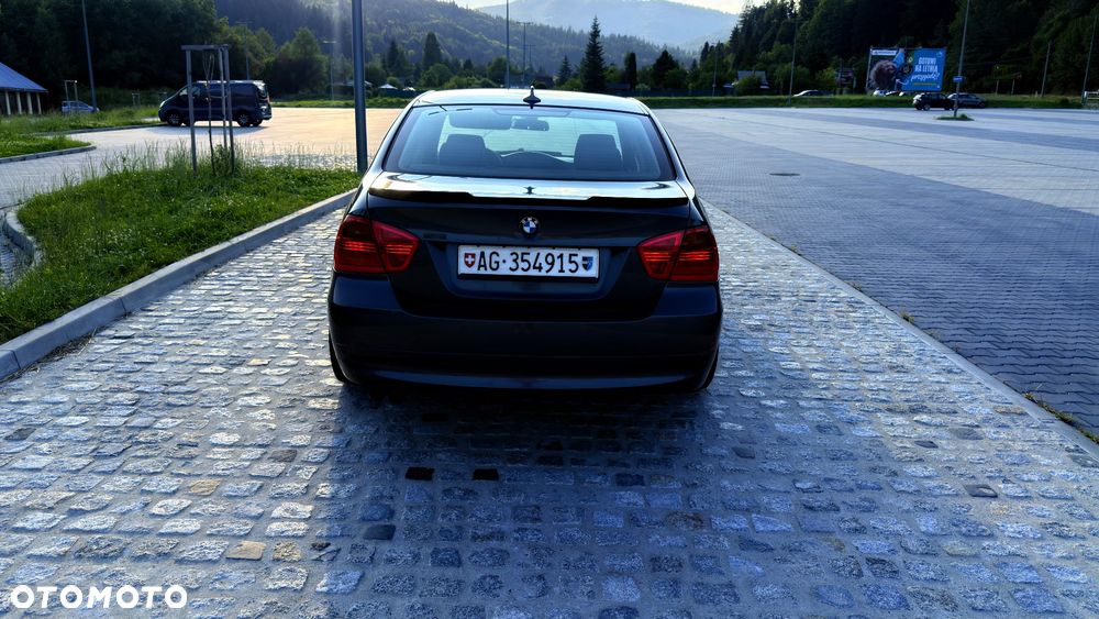 BMW Seria 3 325i - 3