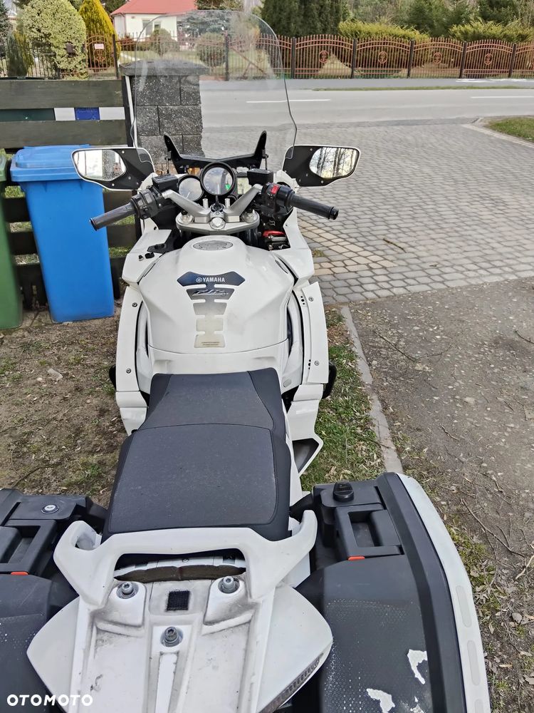 Yamaha FJR - 6