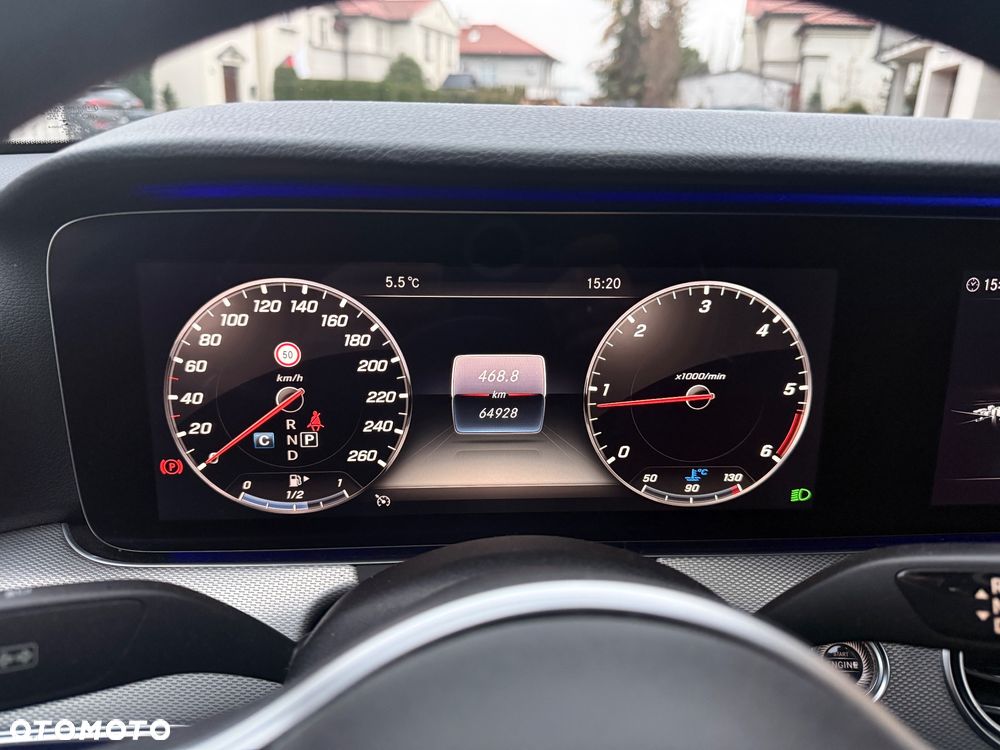 Mercedes-Benz Klasa E 220 d 4-Matic 9G-TRONIC - 8