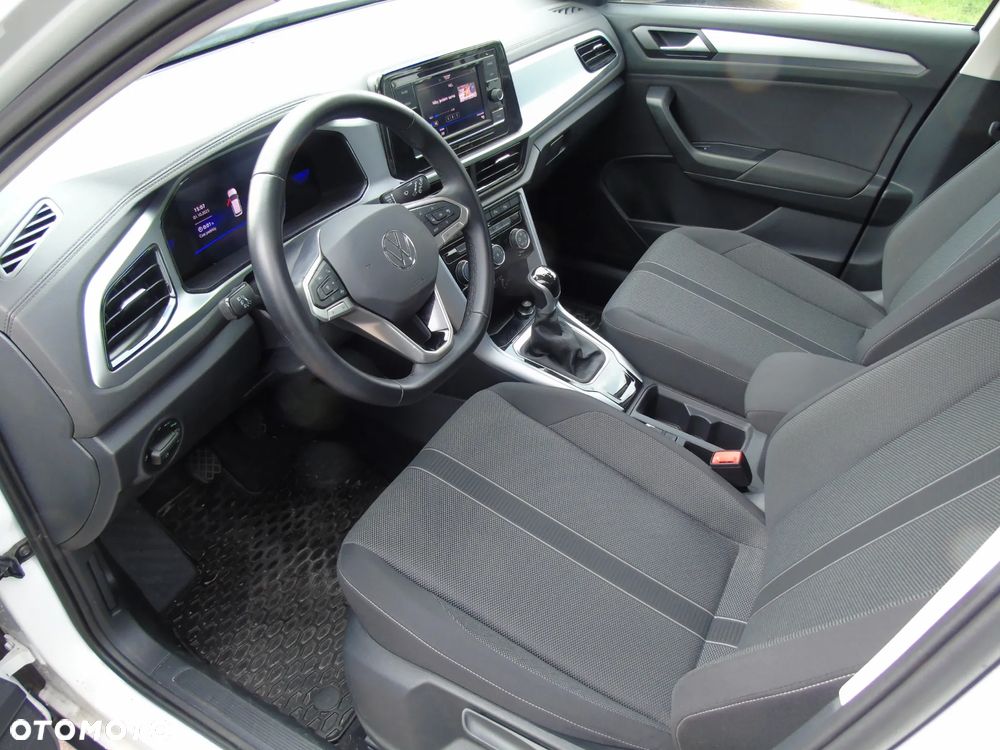 Volkswagen T-Roc - 8