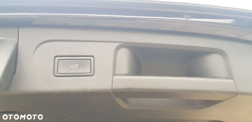 Volkswagen Touran - 12