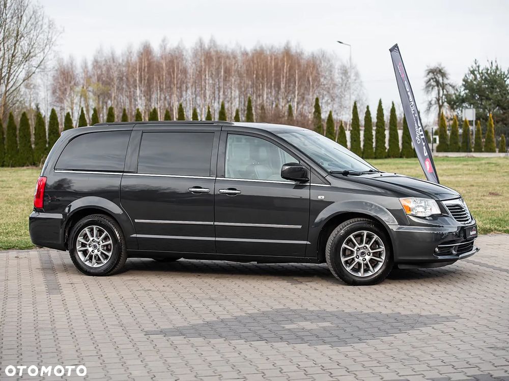 Lancia Voyager 3.6 Platinum - 12