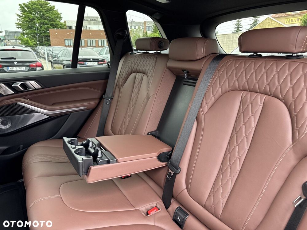 BMW X5 M50i - 19