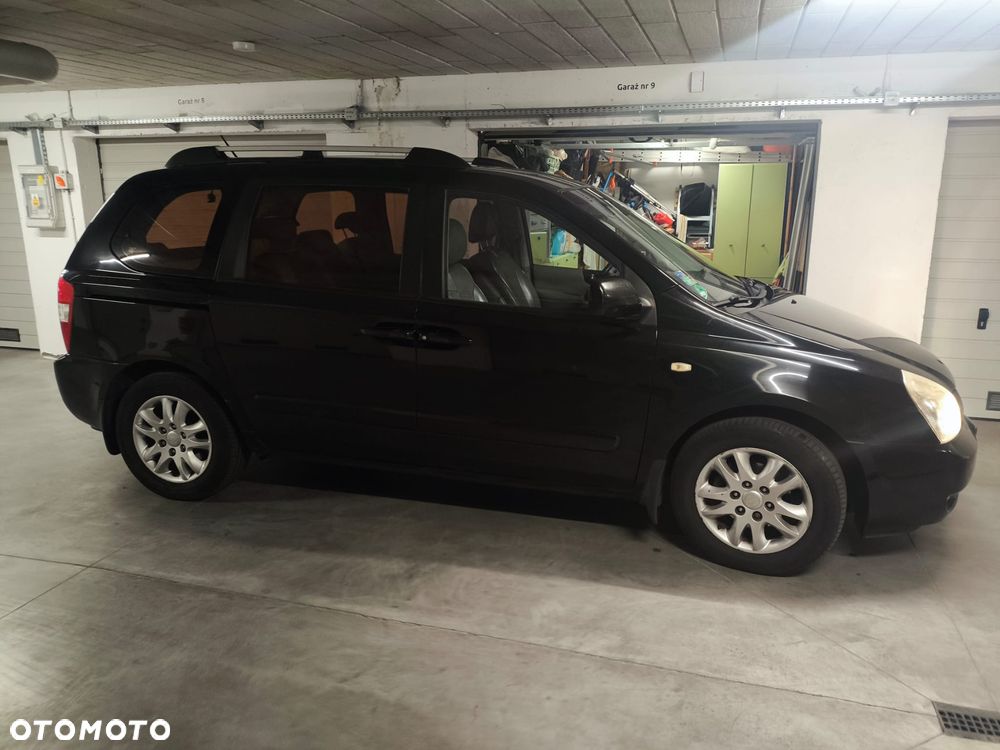 Kia Carnival - 10