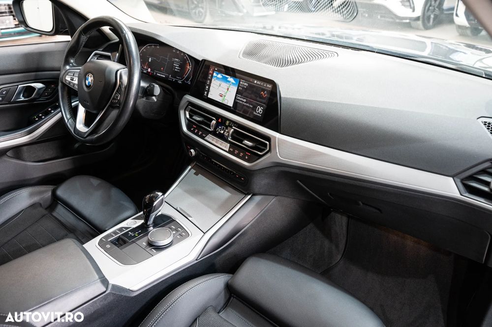 BMW Seria 3 318d Aut. Luxury Line - 32