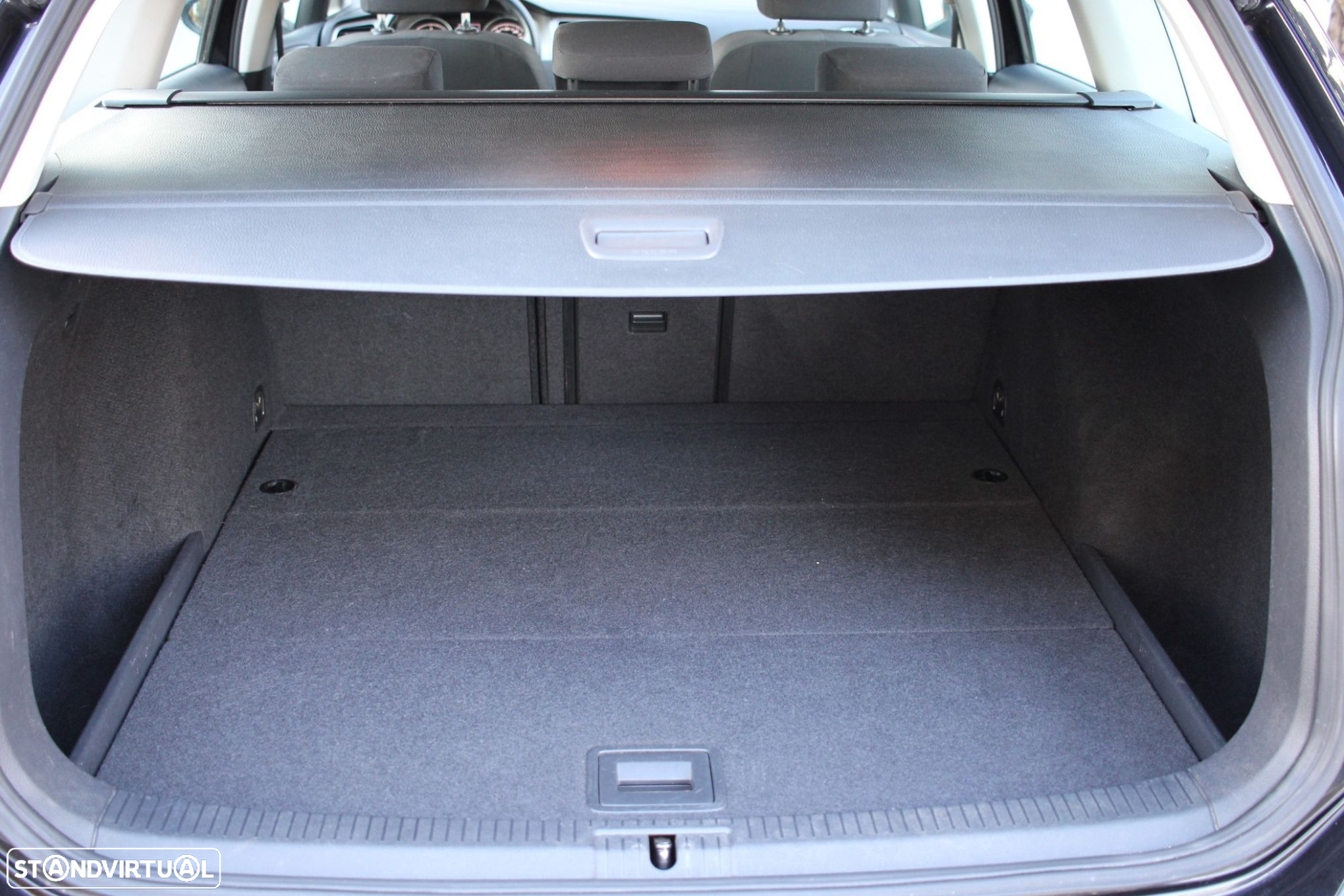 VW Golf Variant 1.6 TDi Confortline - 8
