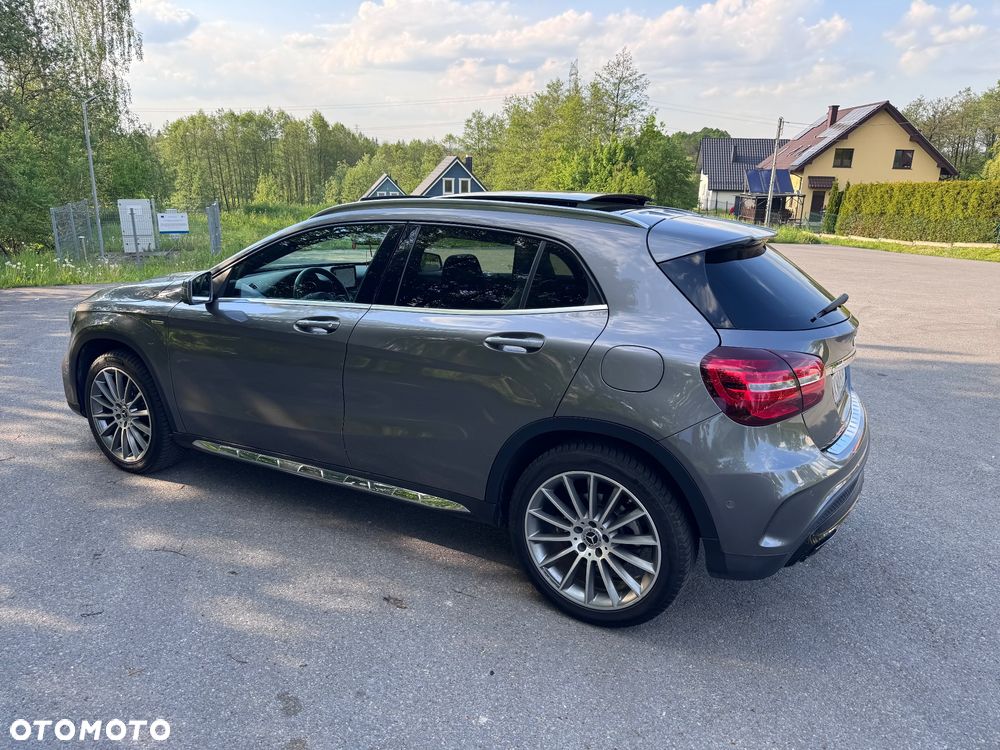 Mercedes-Benz GLA 220 d 7G-DCT AMG Line - 4