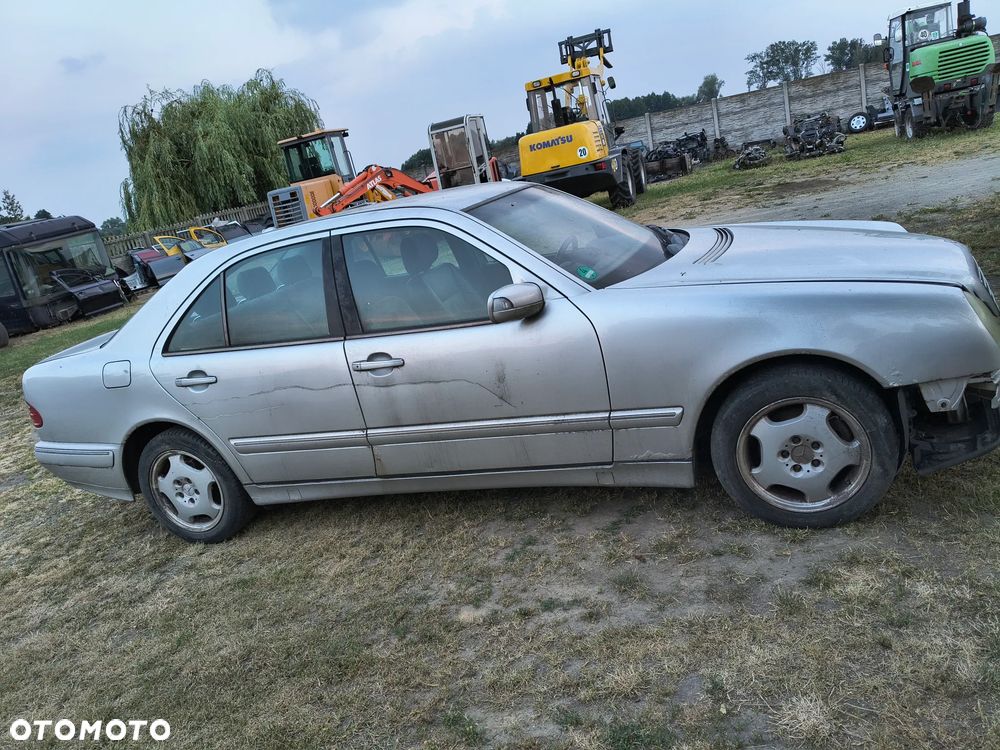 Mercedes-Benz Klasa E 280 4 Matic Elegance - 13