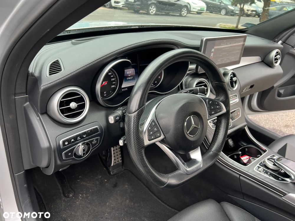 Mercedes-Benz Klasa C 400 4Matic 7G-TRONIC AMG Line - 23