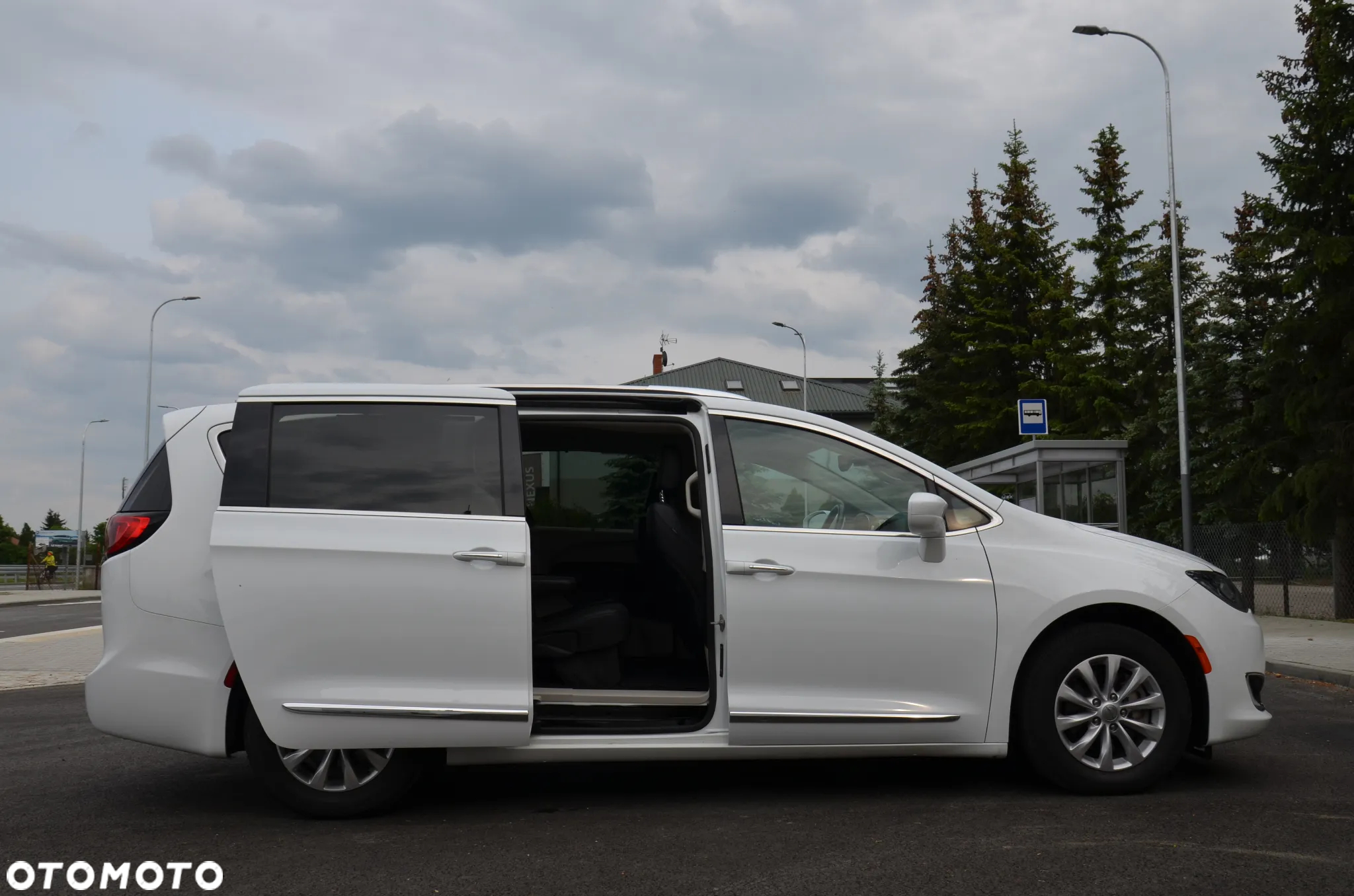 Chrysler Pacifica - 9