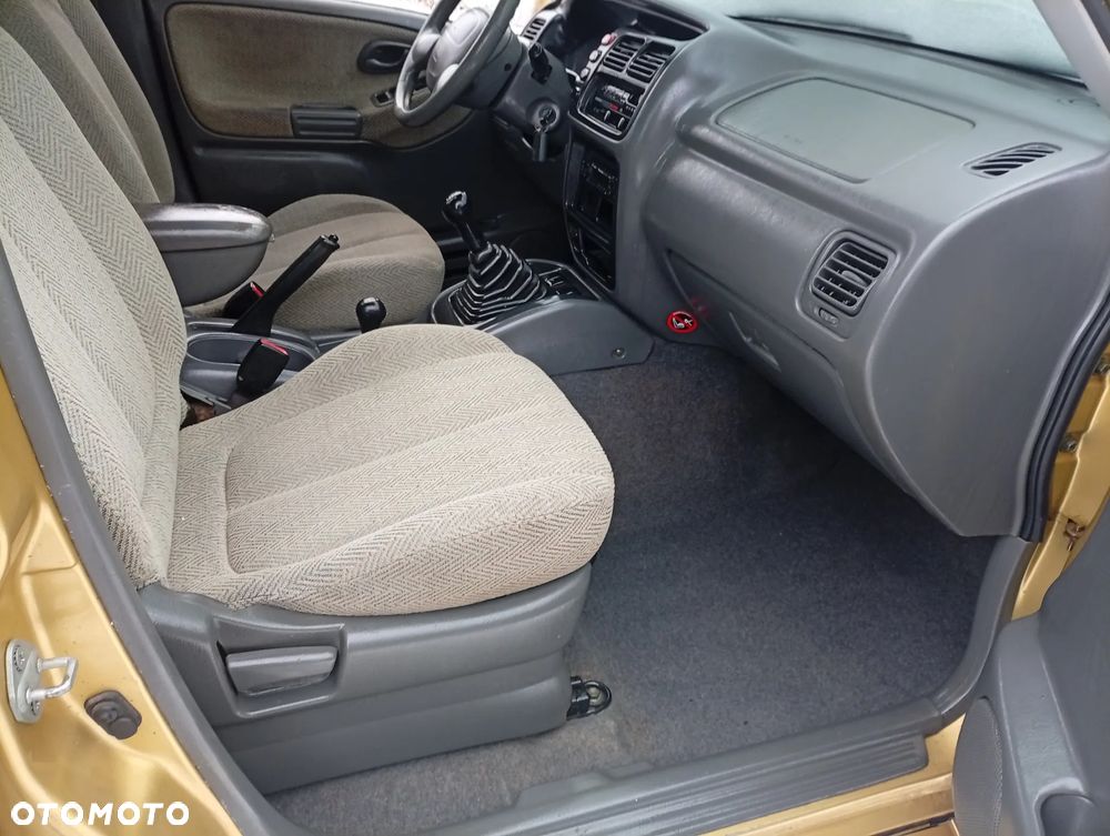 Suzuki Grand Vitara - 13